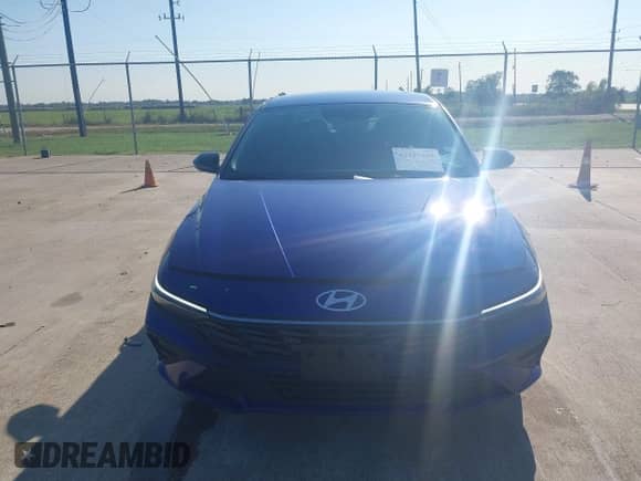 2025 Hyundai Elantra SEL Sport with VIN KMHLM4DGXSU992610, listed as a IAAI auction lot 43319490 with 1,894 mi miles and . Bid and sale history available at DreamBid. Image 12.