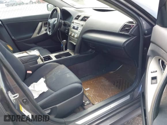 ✅ 2011 Toyota Camry LE • VIN: 4T1BF3EKXBU199987 • Лот: 43775657. Опубликован ранее на IAAI с пробегом 335 645 миль. Бесплатный доступ к архиву аукционных продаж из США и подробный отчёт об истории автомобиля на DreamBid. Изображение 5.