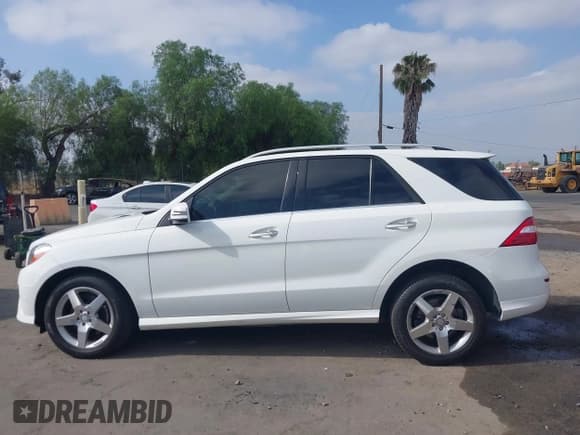 ✅ 2014 Mercedes-Benz M 350 • VIN: 4JGDA5JB1EA345532 • Лот: 42806777. Опубликован ранее на IAAI с пробегом 139 788 миль. Бесплатный доступ к архиву аукционных продаж из США и подробный отчёт об истории автомобиля на DreamBid. Изображение 15.