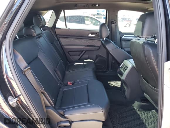 ✅ 2023 Volkswagen Atlas 2.0T SEL R-Line Black • VIN: 1V2SC2CA7PC209436 • Lot: 69715454. Wystawiony na Copart z przebiegiem 15 484 mil. Bezpłatny archiwum sprzedaży aukcyjnych z USA i szczegółowy raport historii pojazdu na DreamBid. Zdjęcie 11.