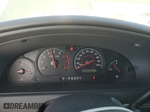 ✅ 2002 Nissan Quest GXE • VIN: 4N2ZN15T42D804408 • Lot: 60837125. Wystawiony na Copart z przebiegiem 169 627 mil. Bezpłatny archiwum sprzedaży aukcyjnych z USA i szczegółowy raport historii pojazdu na DreamBid. Zdjęcie 9.