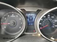 ✅ 2013 Hyundai Veloster w/Black Int • VIN: KMHTC6AD2DU124063 • Lot: 64465554. Wystawiony na Copart z przebiegiem 161 006 mil. Bezpłatny archiwum sprzedaży aukcyjnych z USA i szczegółowy raport historii pojazdu na DreamBid. Zdjęcie 9.