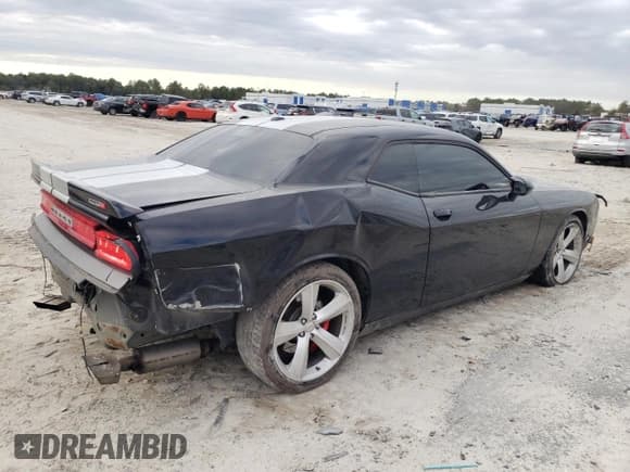 ✅ 2012 Dodge Challenger SRT-8 392 • VIN: 2C3CDYCJ9CH176411 • Lot: 42472935. Wystawiony na Copart z przebiegiem 83 919 mil. Bezpłatny archiwum sprzedaży aukcyjnych z USA i szczegółowy raport historii pojazdu na DreamBid. Zdjęcie 3.