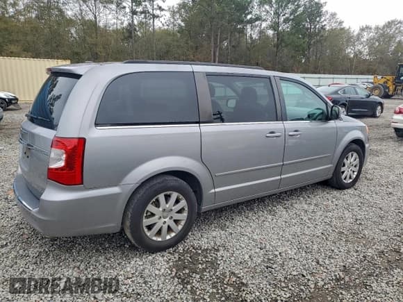 ✅ 2016 Chrysler Town & Country LX • VIN: 2C4RC1AG6GR104198 • Lot: 95103025. Listed on Copart with 73,243 mi. Free auction sales archive from the USA and detailed vehicle history report at DreamBid. Image 3.