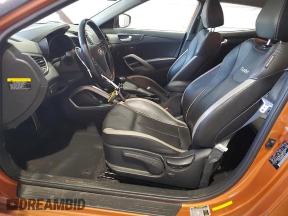 ✅ 2014 Hyundai Veloster Turbo • VIN: KMHTC6AE9EU197750 • Лот: 50705405. Опубликован ранее на Copart с пробегом 141 253 миль. Бесплатный доступ к архиву аукционных продаж из США и подробный отчёт об истории автомобиля на DreamBid. Изображение 7.