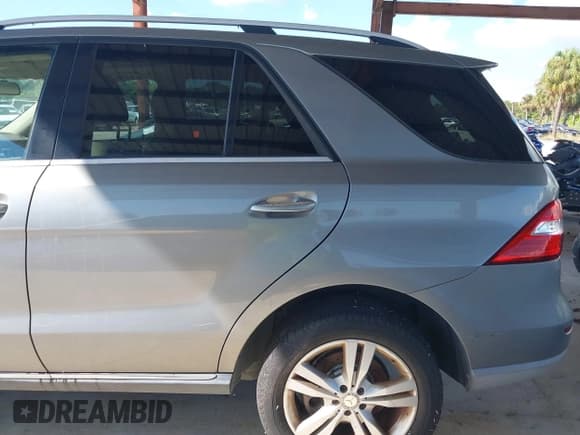 ✅ 2014 Mercedes-Benz M 350 • VIN: 4JGDA2EB6EA275759 • Lot: 40403071. Listed on IAAI with 75,095 mi. Free auction sales archive from the USA and detailed vehicle history report at DreamBid. Image 6.