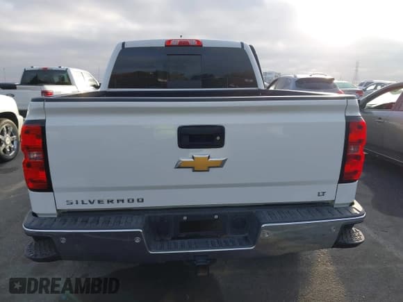 ✅ 2015 Chevrolet Silverado 1500 LT • VIN: 3GCPCREC4FG289854 • Lot: 43598062. Wystawiony na IAAI z przebiegiem 188 014 mil. Bezpłatny archiwum sprzedaży aukcyjnych z USA i szczegółowy raport historii pojazdu na DreamBid. Zdjęcie 17.