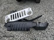 ✅ 2015 Jeep Wrangler Rubicon Hard Rock • VIN: 1C4BJWCG8FL713138 • Лот: 89868115. Опубликован ранее на Copart с пробегом 83 894 миль. Бесплатный доступ к архиву аукционных продаж из США и подробный отчёт об истории автомобиля на DreamBid. Изображение 12.