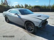 ✅ 2019 Dodge Challenger SXT • VIN: 2C3CDZAG0KH694323 • Lot: 37545863. Wystawiony na Copart z przebiegiem 50 269 mil. Bezpłatny archiwum sprzedaży aukcyjnych z USA i szczegółowy raport historii pojazdu na DreamBid. Zdjęcie 4.