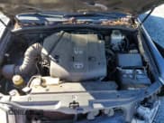 ✅ 2005 Toyota 4Runner SR5 • VIN: JTEZU14R658028108 • Lot: 90074365. Wystawiony na Copart z przebiegiem 251 917 mil. Bezpłatny archiwum sprzedaży aukcyjnych z USA i szczegółowy raport historii pojazdu na DreamBid. Zdjęcie 11.