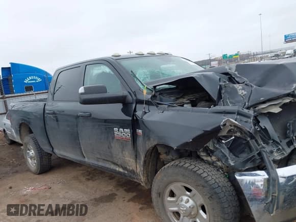 ✅ 2018 Ram 2500 Tradesman • VIN: 3C6UR5CJ4JG388881 • Lot: 41695509. Listed on IAAI with 108,259 mi. Free auction sales archive from the USA and detailed vehicle history report at DreamBid. Image 12.