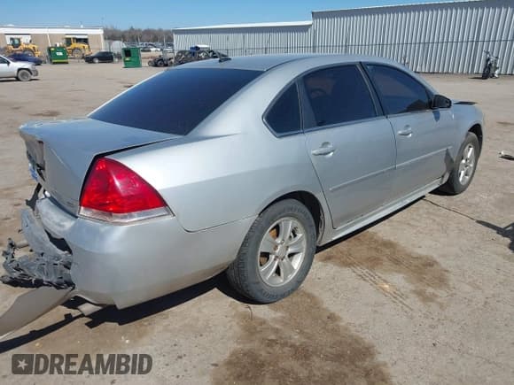 ✅ 2015 Chevrolet Impala LS • VIN: 2G1WA5E3XF1141168 • Lot: 41687066. Listed on IAAI with 210,413 mi. Free auction sales archive from the USA and detailed vehicle history report at DreamBid. Image 4.