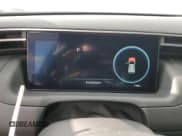 ✅ 2023 Hyundai Tucson Limited • VIN: KM8JECA15PU112256 • Lot: 61935863. Wystawiony na Copart z przebiegiem 1 708 mil. Bezpłatny archiwum sprzedaży aukcyjnych z USA i szczegółowy raport historii pojazdu na DreamBid. Zdjęcie 9.