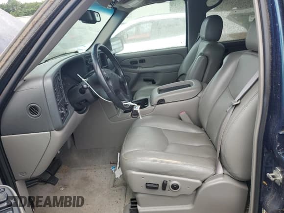 ✅ 2005 Chevrolet Suburban Z71 • VIN: 3GNFK16Z85G136399 • Lot: 64884415. Listed on Copart with 90,941 mi. Free auction sales archive from the USA and detailed vehicle history report at DreamBid. Image 7.