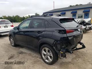 ✅ 2022 Hyundai Kona SEL • VIN: KM8K62ABXNU859921 • Лот: 66669123. Опубликован ранее на Copart с пробегом 14 729 миль. Бесплатный доступ к архиву аукционных продаж из США и подробный отчёт об истории автомобиля на DreamBid. Изображение 2.