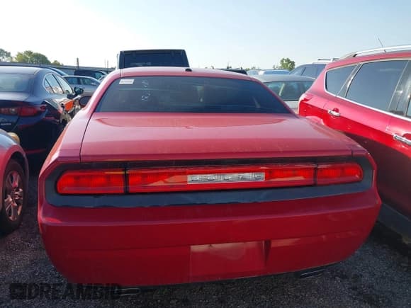 ✅ 2012 Dodge Challenger SXT Plus • VIN: 2C3CDYAG6CH228360 • Lot: 42924698. Wystawiony na IAAI z przebiegiem 166 296 mil. Bezpłatny archiwum sprzedaży aukcyjnych z USA i szczegółowy raport historii pojazdu na DreamBid. Zdjęcie 16.