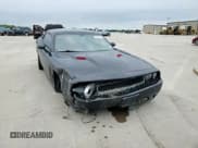 ✅ 2013 Dodge Challenger R/T Plus • VIN: 2C3CDYBT6DH729097 • Lot: 52572444. Wystawiony na Copart z przebiegiem 156 221 mil. Bezpłatny archiwum sprzedaży aukcyjnych z USA i szczegółowy raport historii pojazdu na DreamBid. Zdjęcie 10.