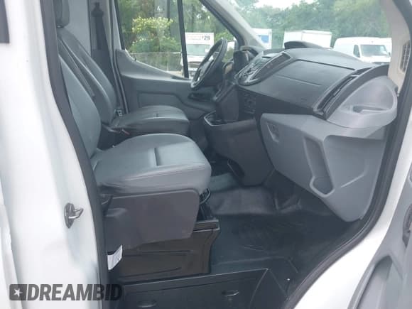 ✅ 2019 Ford Transit • VIN: 1FTYE2CMXKKB67987 • Lot: 42314124. Listed on IAAI with 46,021 mi. Free auction sales archive from the USA and detailed vehicle history report at DreamBid. Image 5.