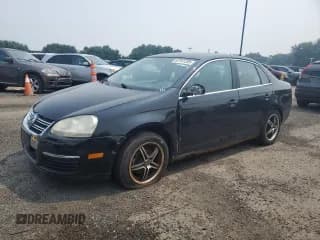 ✅ 2009 Volkswagen Jetta SE • VIN: 3VWRZ71K79M055185 • Lot: 67241205. Listed on Copart with 107,084 mi. Free auction sales archive from the USA and detailed vehicle history report at DreamBid. Image 1.