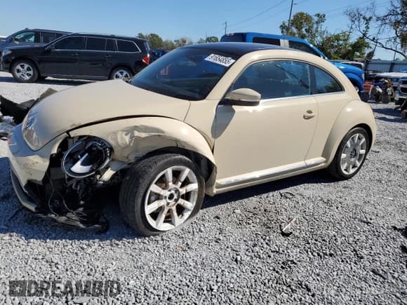 ✅ 2019 Volkswagen Beetle S • VIN: 3VWFD7AT8KM706906 • Лот: 91654855. Опубликован ранее на Copart с пробегом 56 416 миль. Бесплатный доступ к архиву аукционных продаж из США и подробный отчёт об истории автомобиля на DreamBid. Изображение 1.