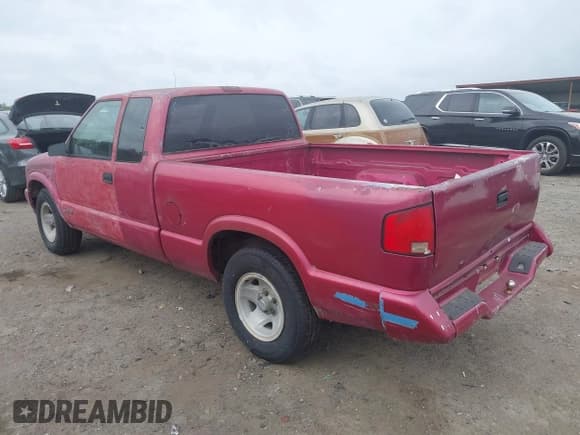 ✅ 1995 Chevrolet S-10 LS • VIN: 1GCCS1942S8186938 • Лот: 41924927. Опубликован ранее на IAAI с пробегом 290 015 миль. Бесплатный доступ к архиву аукционных продаж из США и подробный отчёт об истории автомобиля на DreamBid. Изображение 3.