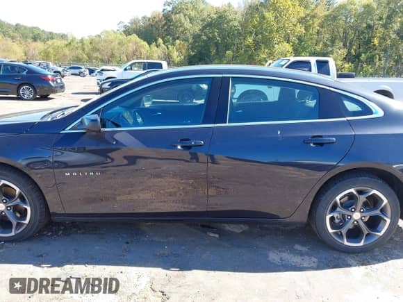 2023 Chevrolet Malibu LT z VIN 1G1ZD5ST0PF210517, wystawiony jako IAAI lot #43603730 z przebiegiem 76 940 mil mil oraz . Historia ofert i sprzedaży dostępna na DreamBid. Obrazek 14.