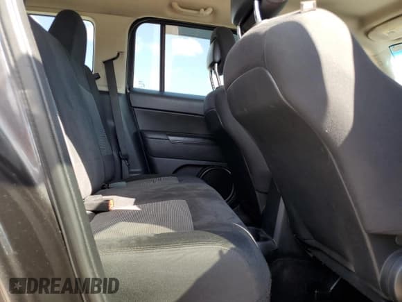 ✅ 2015 Jeep Patriot High Altitude • VIN: 1C4NJRFB9FD225938 • Lot: 83851275. Wystawiony na Copart z przebiegiem 151 937 mil. Bezpłatny archiwum sprzedaży aukcyjnych z USA i szczegółowy raport historii pojazdu na DreamBid. Zdjęcie 11.