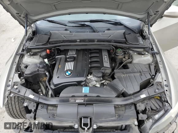 ✅ 2010 BMW 3 Series 328i • VIN: WBAWB3C51AP139380 • Lot: 89621155. Listed on Copart with 104,961 mi. Free auction sales archive from the USA and detailed vehicle history report at DreamBid. Image 11.