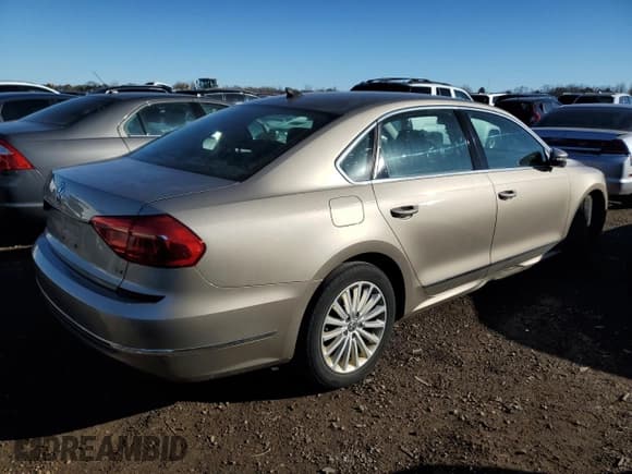 ✅ 2016 Volkswagen Passat SE • VIN: 1VWBT7A31GC033726 • Lot: 92528285. Listed on Copart with 128,098 mi. Free auction sales archive from the USA and detailed vehicle history report at DreamBid. Image 3.