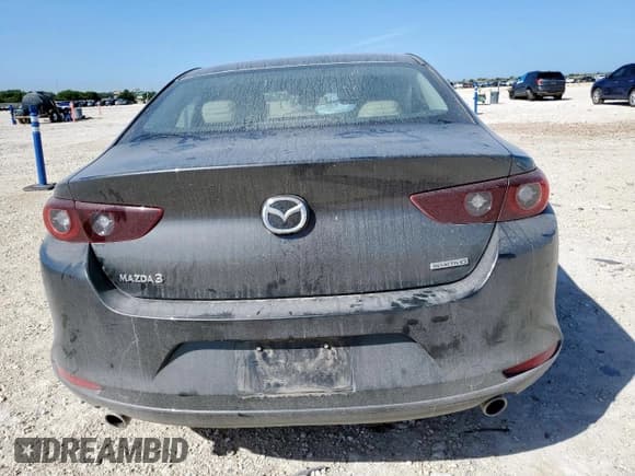 ✅ 2025 Mazda 3 S Preferred • VIN: 3MZBPACM1SM450195 • Lot: 67138405. Wystawiony na Copart z przebiegiem 10 368 mil. Bezpłatny archiwum sprzedaży aukcyjnych z USA i szczegółowy raport historii pojazdu na DreamBid. Zdjęcie 6.