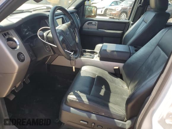 ✅ 2015 Ford Expedition XLT • VIN: 1FMJU1JT0FEF48949 • Lot: 67844945. Wystawiony na Copart z przebiegiem 115 019 mil. Bezpłatny archiwum sprzedaży aukcyjnych z USA i szczegółowy raport historii pojazdu na DreamBid. Zdjęcie 7.