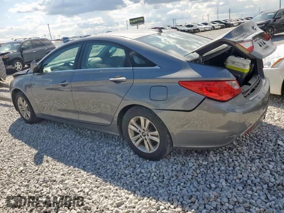 ✅ 2013 Hyundai Sonata GLS • VIN: 5NPEB4ACXDH781358 • Lot: 56086485. Listed on Copart with 199,633 mi. Free auction sales archive from the USA and detailed vehicle history report at DreamBid. Image 2.