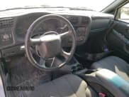 ✅ 2003 Chevrolet S-10 LS • VIN: 1GCDT13X53K106637 • Лот: 68842524. Опубликован ранее на Copart с пробегом 182 096 миль. Бесплатный доступ к архиву аукционных продаж из США и подробный отчёт об истории автомобиля на DreamBid. Изображение 8.