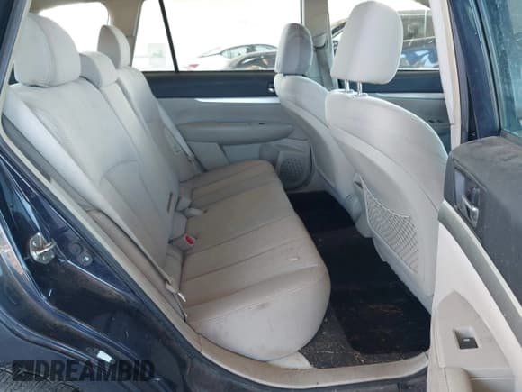 ✅ 2013 Subaru Outback 2.5i • VIN: 4S4BRBAC8D3222112 • Lot: 43826514. Listed on IAAI with 141,111 mi. Free auction sales archive from the USA and detailed vehicle history report at DreamBid. Image 8.