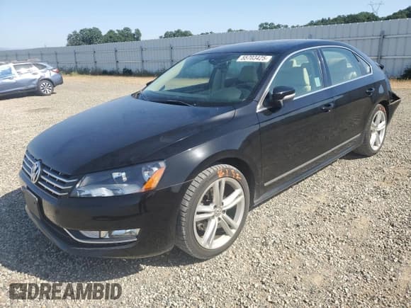 ✅ 2015 Volkswagen Passat SEL Premium • VIN: 1VWCT7A37FC122414 • Lot: 55703425. Wystawiony na Copart z przebiegiem 54 339 mil. Bezpłatny archiwum sprzedaży aukcyjnych z USA i szczegółowy raport historii pojazdu na DreamBid. Zdjęcie 1.