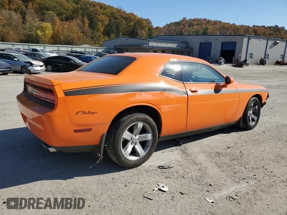 ✅ 2012 Dodge Challenger R/T Plus • VIN: 2C3CDYBT1CH158598 • Lot: 77275724. Wystawiony na Copart z przebiegiem Nie podano. Bezpłatny archiwum sprzedaży aukcyjnych z USA i szczegółowy raport historii pojazdu na DreamBid. Zdjęcie 3.