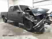 1998 Chevrolet Silverado 1500 z VIN 1GCEK19M0WE226322, wystawiony jako IAAI lot #43486733 z przebiegiem 142 087 mil mil oraz . Historia ofert i sprzedaży dostępna na DreamBid. Obrazek 1.