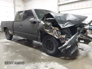 ✅ 1998 Chevrolet Silverado 1500 • VIN: 1GCEK19M0WE226322 • Lot: 43486733. Wystawiony na IAAI z przebiegiem 142 087 mil. Bezpłatny archiwum sprzedaży aukcyjnych z USA i szczegółowy raport historii pojazdu na DreamBid. Zdjęcie 1.