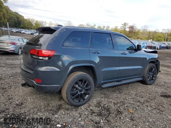 2018 Jeep Grand Cherokee Altitude z VIN 1C4RJFAG3JC332047, wystawiony jako Copart lot #86796385 z przebiegiem 123 992 mil mil oraz Szkoda całkowita • Salvage title. Historia ofert i sprzedaży dostępna na DreamBid. Obrazek 3.