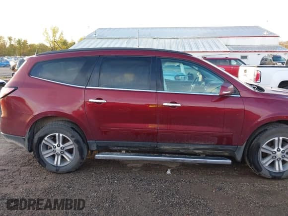 ✅ 2015 Chevrolet Traverse LT • VIN: 1GNKRHKD9FJ102047 • Lot: 43543491. Wystawiony na IAAI z przebiegiem 233 086 mil. Bezpłatny archiwum sprzedaży aukcyjnych z USA i szczegółowy raport historii pojazdu na DreamBid. Zdjęcie 13.
