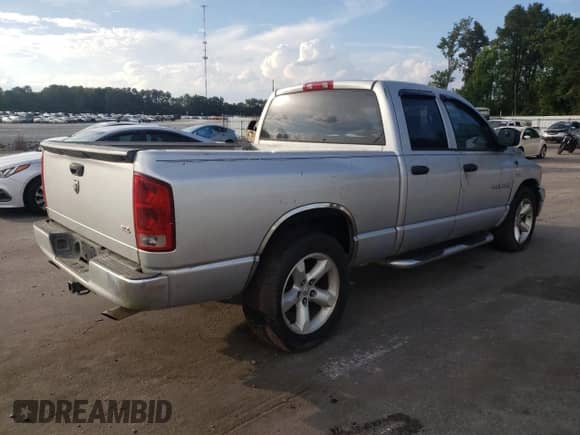2006 Dodge 1500 SLT z VIN 1D7HA18296J101851, wystawiony jako Copart lot #73174324 z przebiegiem 178 868 mil mil oraz Czysty tytuł • Clean title. Historia ofert i sprzedaży dostępna na DreamBid. Obrazek 3.