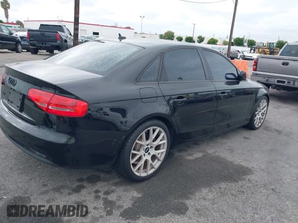 ✅ 2014 Audi A4 Premium • VIN: WAUAFAFL9EN024444 • Lot: 43481747. Listed on IAAI with 91,565 mi. Free auction sales archive from the USA and detailed vehicle history report at DreamBid. Image 4.