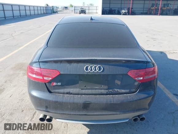 ✅ 2012 Audi S5 Premium Plus • VIN: WAUCVAFR6CA032117 • Lot: 42253758. Wystawiony na IAAI z przebiegiem 103 574 mil. Bezpłatny archiwum sprzedaży aukcyjnych z USA i szczegółowy raport historii pojazdu na DreamBid. Zdjęcie 16.