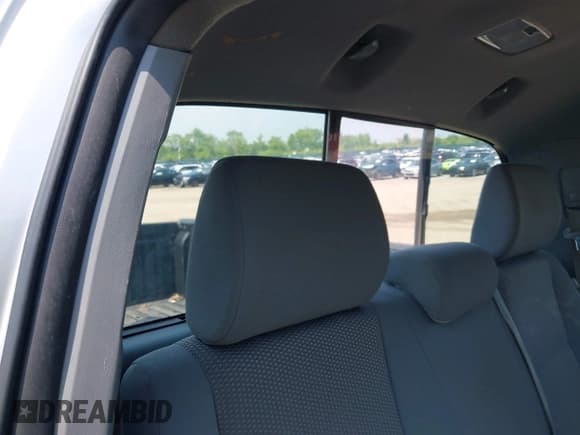 ✅ 2013 Toyota Tacoma • VIN: 5TFNX4CN5DX020824 • Lot: 42377895. Wystawiony na IAAI z przebiegiem 180 435 mil. Bezpłatny archiwum sprzedaży aukcyjnych z USA i szczegółowy raport historii pojazdu na DreamBid. Zdjęcie 8.