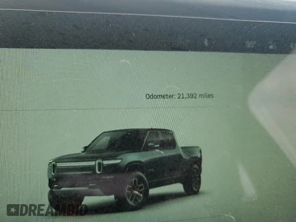 ✅ 2022 Rivian R1T Launch Edition • VIN: 7FCTGAAL1NN003050 • Lot: 68101044. Listed on Copart with 21,392 mi. Free auction sales archive from the USA and detailed vehicle history report at DreamBid. Image 9.