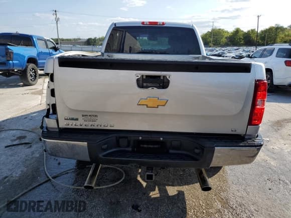 ✅ 2012 Chevrolet Silverado 1500 LT • VIN: 1GCRKSE71CZ265884 • Lot: 71270664. Listed on Copart with 224,318 mi. Free auction sales archive from the USA and detailed vehicle history report at DreamBid. Image 6.