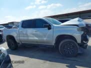✅ 2021 Chevrolet Silverado 1500 RST • VIN: 3GCUYEED3MG242351 • Lot: 43555641. Wystawiony na IAAI z przebiegiem 65 009 mil. Bezpłatny archiwum sprzedaży aukcyjnych z USA i szczegółowy raport historii pojazdu na DreamBid. Zdjęcie 13.