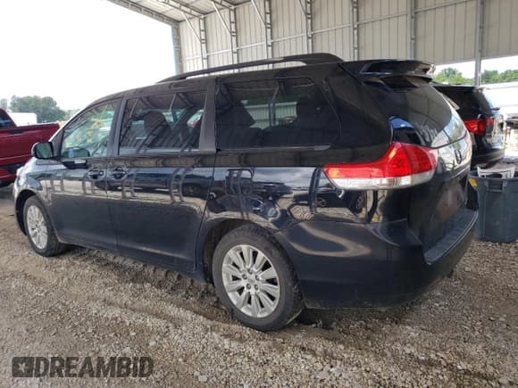 ✅ 2014 Toyota Sienna LE • VIN: 5TDJK3DCXES078858 • Lot: 64374495. Listed on Copart with 288,125 mi. Free auction sales archive from the USA and detailed vehicle history report at DreamBid. Image 2.