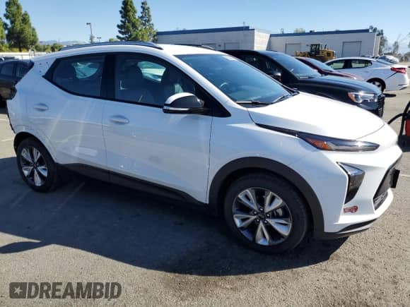 2023 Chevrolet Bolt EUV LT with VIN 1G1FY6S08P4208173, listed as a Copart auction lot 86338415 with 30,852 mi miles and Salvage title. Bid and sale history available at DreamBid. Image 4.