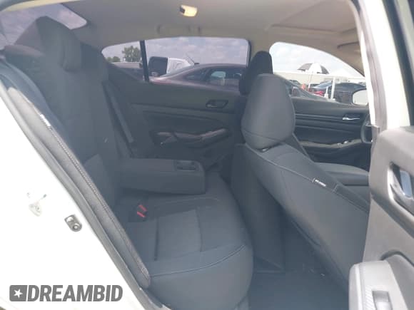 ✅ 2024 Nissan Altima SV • VIN: 1N4BL4DW0RN339126 • Lot: 42694499. Wystawiony na IAAI z przebiegiem 27 288 mil. Bezpłatny archiwum sprzedaży aukcyjnych z USA i szczegółowy raport historii pojazdu na DreamBid. Zdjęcie 8.